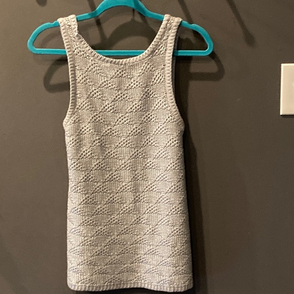 Anthropologie metallic classy  gray/silver size small top great condition - Picture 5 of 10